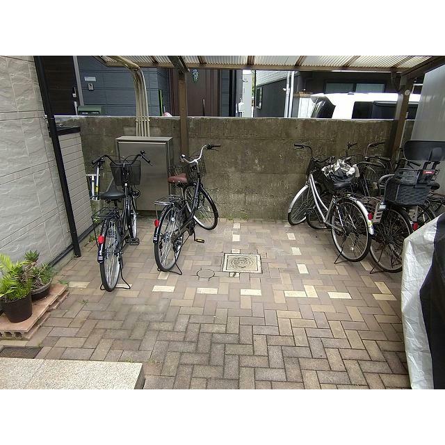 駐輪場　原付＆自転車のみ駐輪可能
