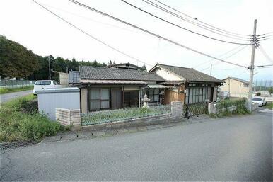 落ち着いた雰囲気の外観です