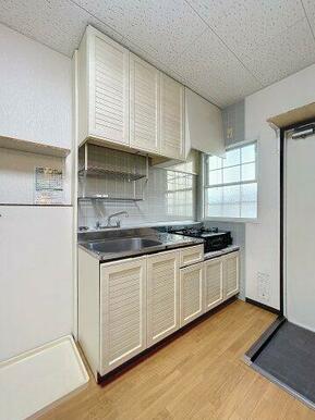 ※同建物ほかのお部屋の写真です。