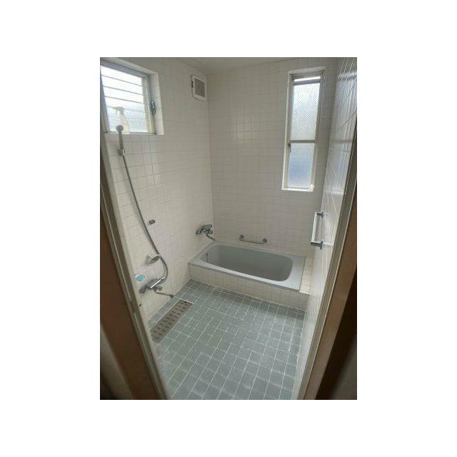 日々の疲れを癒すお風呂付です