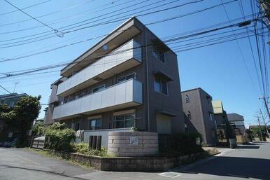 プレジールII第一駐車場全３台（敷地内７０００円・税別）プレジールII第二駐車場全１８台（敷地外…
