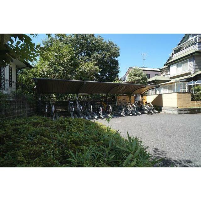 屋根付サイクルポートです。