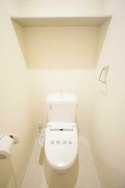 トイレは多機能付便座が入れてあります