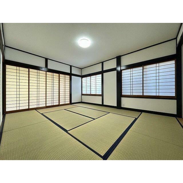 「和室」１０帖の広々とした和室
