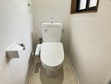 「トイレ」1階、2階ともに新品交換済みです。