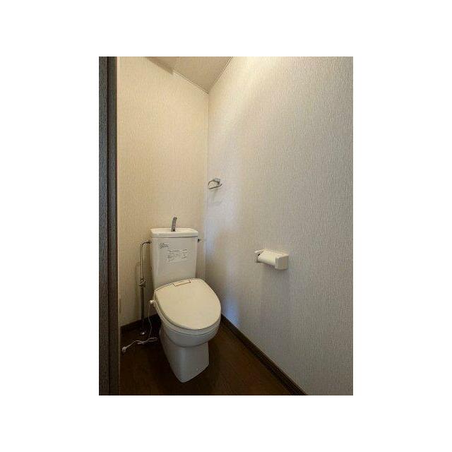 2階にもトイレがついております。
