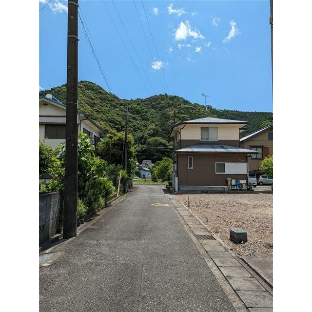 前面道路西側から