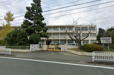 岡崎小学校