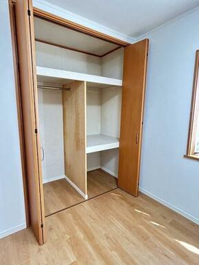 2階約5.5帖洋室　クローゼット