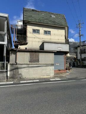 現地