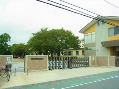 御幸が原小学校　818ｍ/徒歩11分、車3分