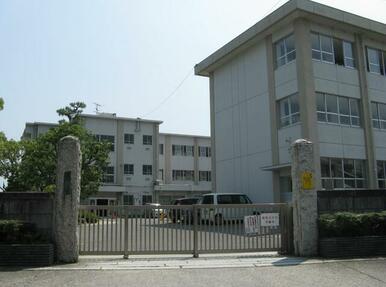 四日市市立三重小学校