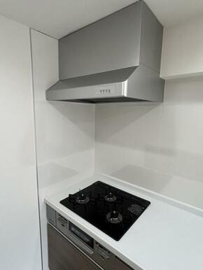 「キッチン」コンロ、換気扇も交換済みです。