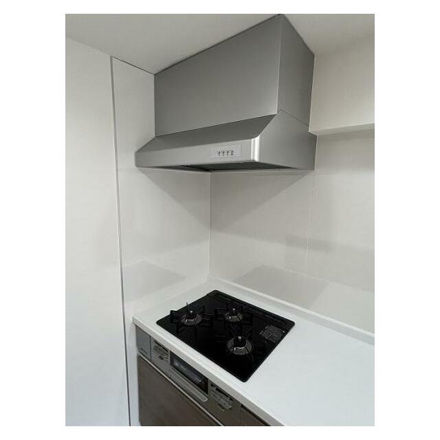 「キッチン」コンロ、換気扇も交換済みです。