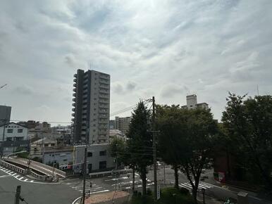 「バルコニー」バルコニーからの眺望です。