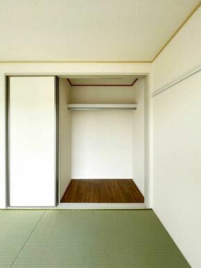 クローゼットです。（ハンガーパイプ付き）