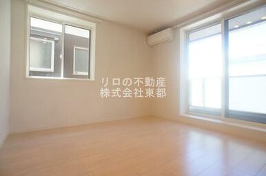 広いリビングでゆったりくつろげる憩いの空間♪