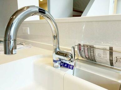 節水もできるハンズフリー水栓です。