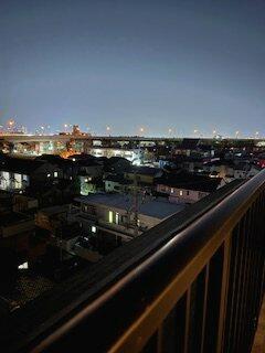 バルコニーからの眺望。遠くに名古屋駅が望めます。