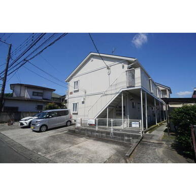 敷地内に駐車場があります。