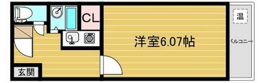 ３階にあるフローリングの洋室からは箕面の山がみえます！バス・トイレ別室で快適な生活を送れます。