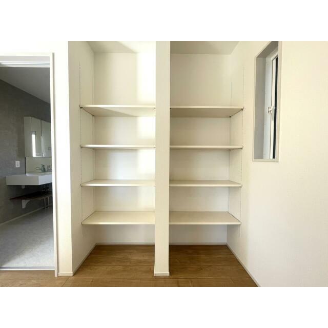 キッチン横 可動棚