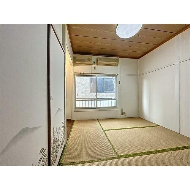 入口からお部屋を見ました