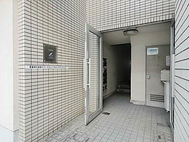 清潔なエントランスです