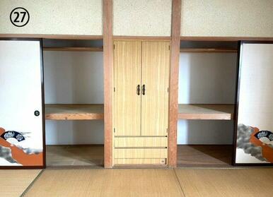 2F、10帖の和室のお部屋です。収納スペースたっぷり