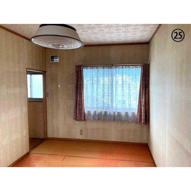 2F、洋室約7.5帖のお部屋です