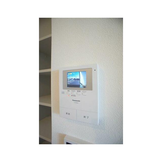 【ＴＶドアホン】来訪者を声と映像で確認できて女性にも安心を与えるカラーモニター付ドアホン♪録画機能…