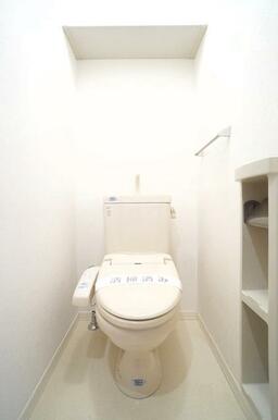 【トイレ・温水洗浄暖房便座】毎日使うものだからこそ、人に優しく、清潔な機能付便座です。