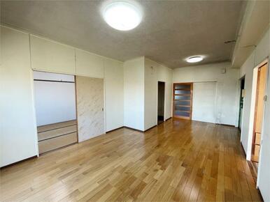 リビングダイニング