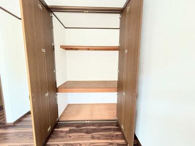 2階北側洋室 クローゼット内