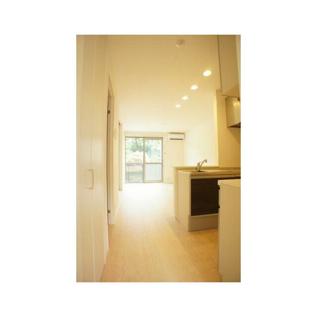 キッチンは対面式になっており、リビングとのコミュニケーションを取りやすい形になっております！上部に…