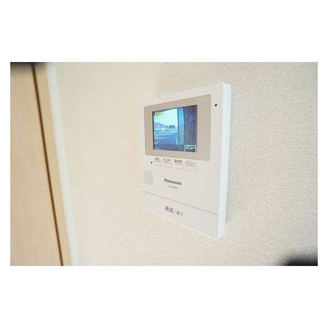 来訪者を声と映像で確認できて安心なカラーモニター付ドアホン♪録画機能付きで不在時の来訪者も確認でき…