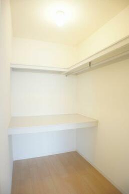 【ＷＩＣ】洋服はもちろん寝具や季節家電、スーツケースなど家中の物をまとめて収納出来ますよ。