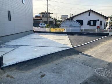 ゲスト用に空けておけたりと、車の有無にかかわらず何かと便利な駐車場付き（1号棟）