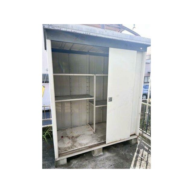 季節用品やレジャー道具の保管に便利な外部倉庫があります。