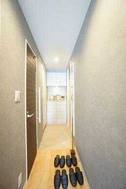 【玄関】※家具・インテリアはイメージです。