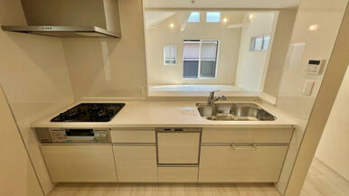 お料理をしながらリビングが見える対面キッチン