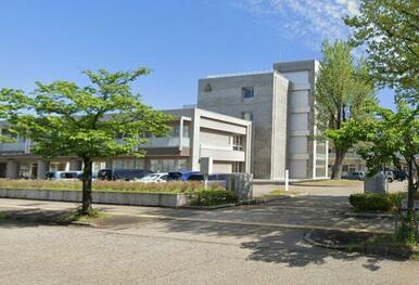 高岡市立志貴野中学校