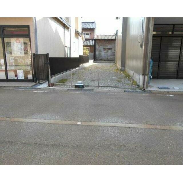 前面道路は融雪装置付き