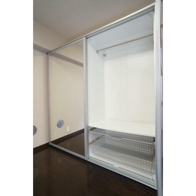 鏡付きクローゼット