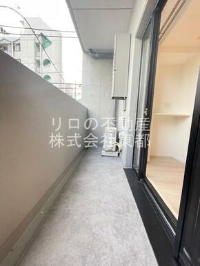 バルコニー付！お天気のいい日は洗濯物も気持ちよく干せますね！