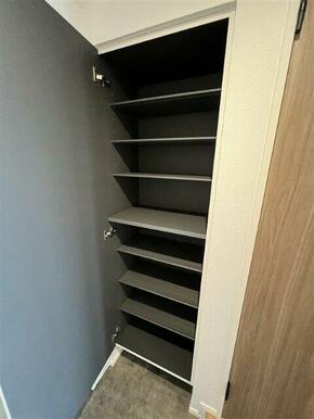 同一タイプ、シューズボックス