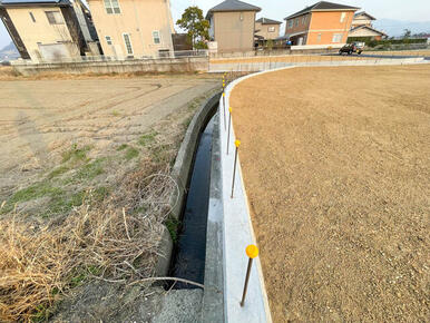 ６号地北東側水路【ルーツガーデン氷上Ⅱ】