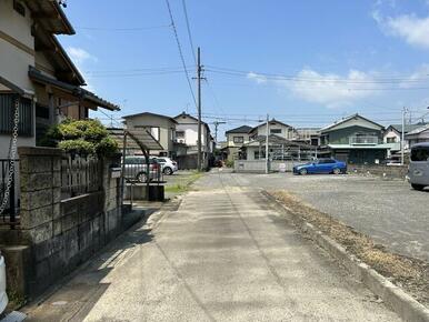 前面道路は位置指定道路