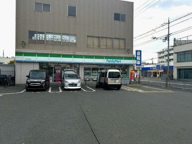 ファミリーマート小浦忠岡南店