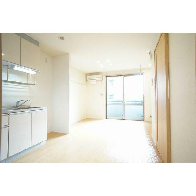 ９．８帖のワンルーム。南向きのお部屋です！！
